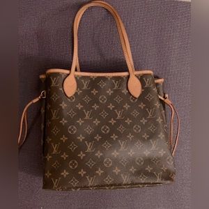 Louis Vuitton Neverfull MM Beige Monogram